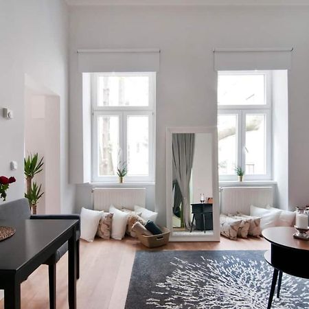 Апартаменти ⍟Luxurious And Bright⍟ 5 Min Walk To City Center Відень Екстер'єр фото